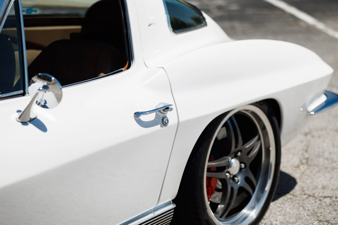 1963 Chevrolet Corvette C2 - Image 24 of 31