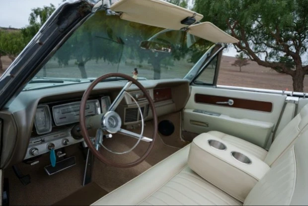 1963 Lincoln Continental 4th Gen - Image 4 of 8