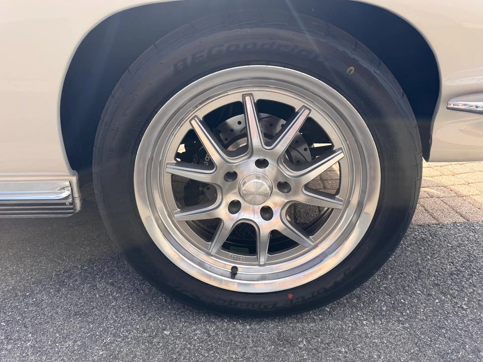 1964 Chevrolet Corvette C2 - Image 25 of 31