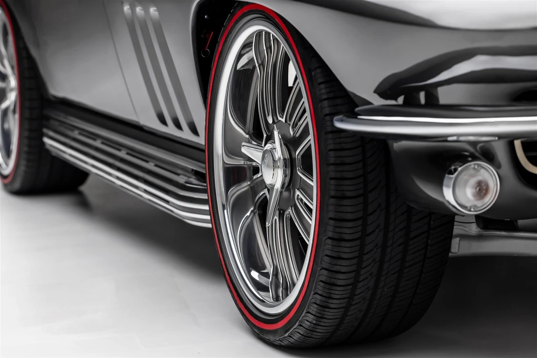 1965 Chevrolet Corvette C2 - Image 20 of 31