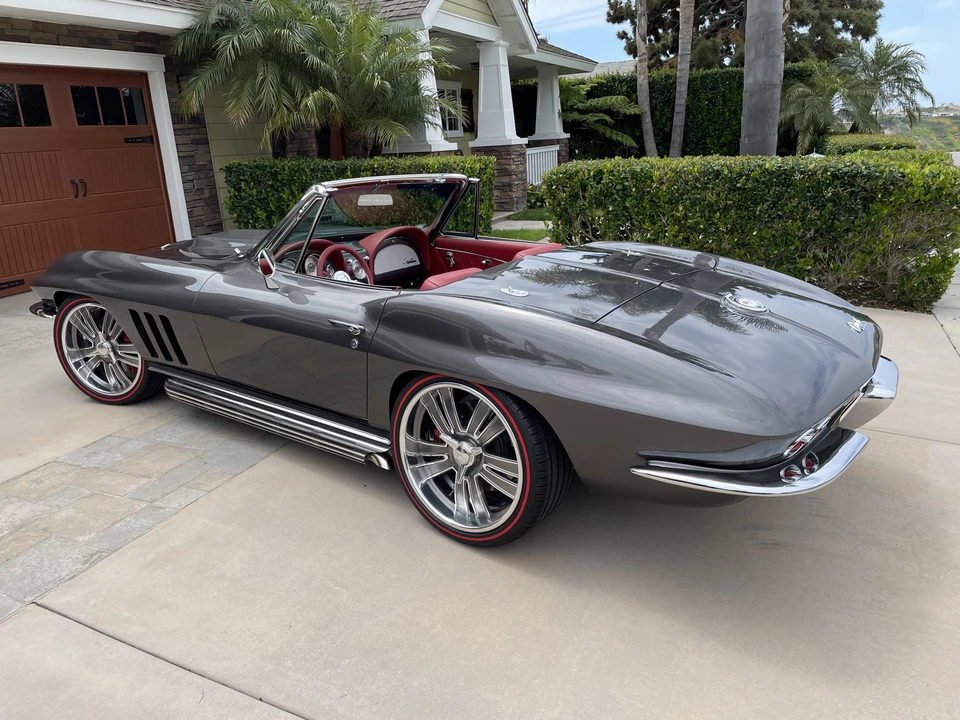 1965 Chevrolet Corvette C2 - Image 13 of 31