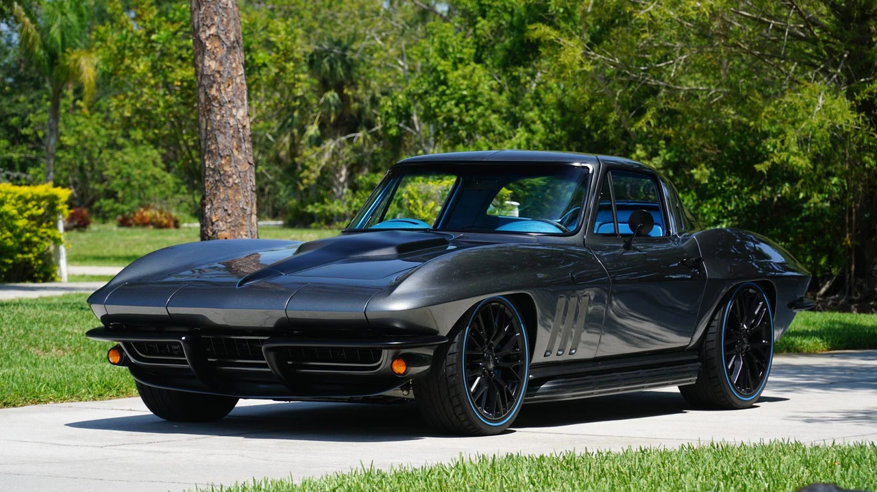 1965 Chevrolet Corvette C2 - Image 3 of 31