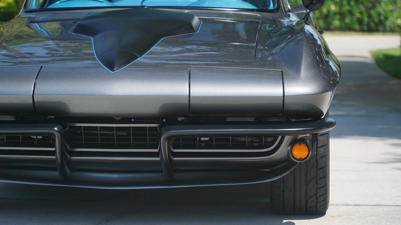 1965 Chevrolet Corvette C2 - Image 30 of 31
