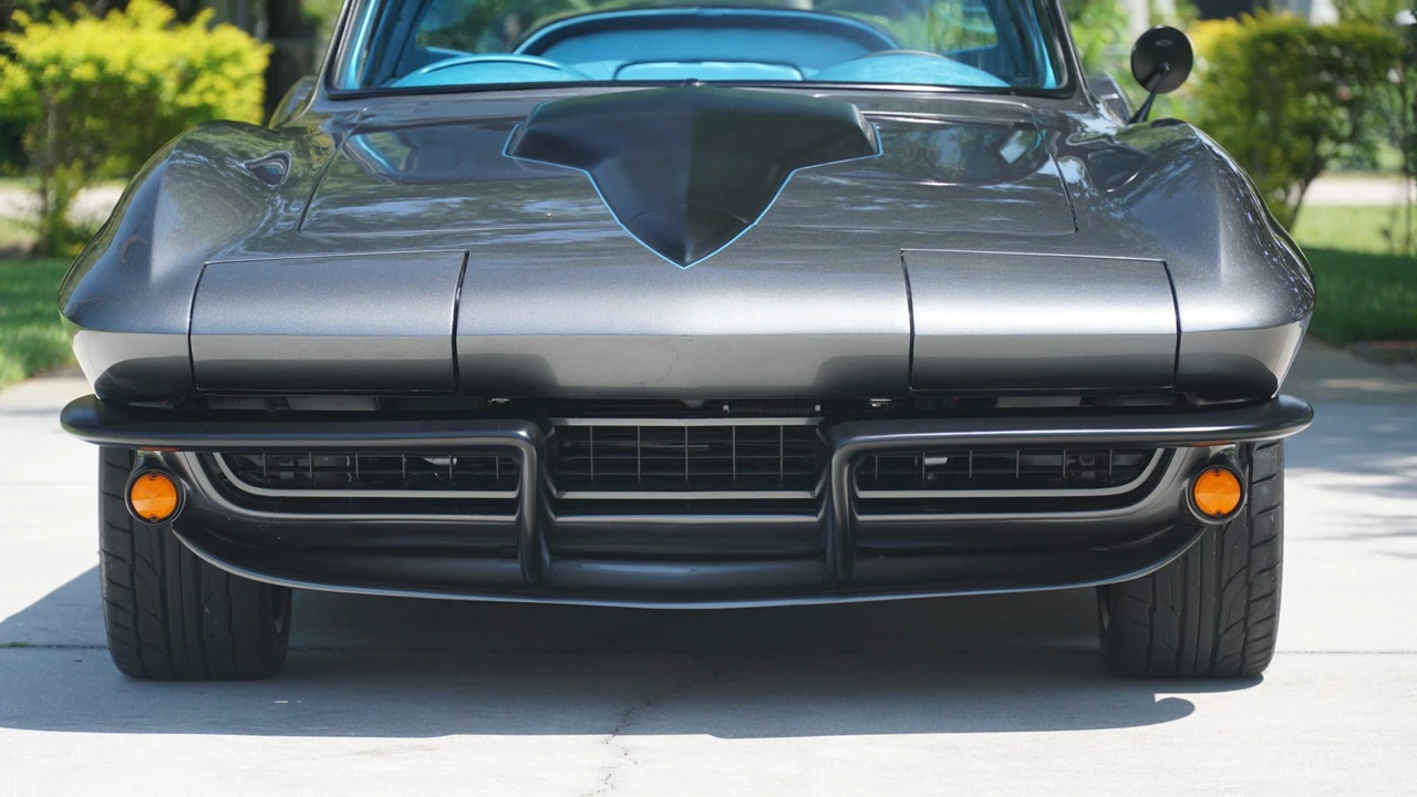 1965 Chevrolet Corvette C2 - Image 28 of 31