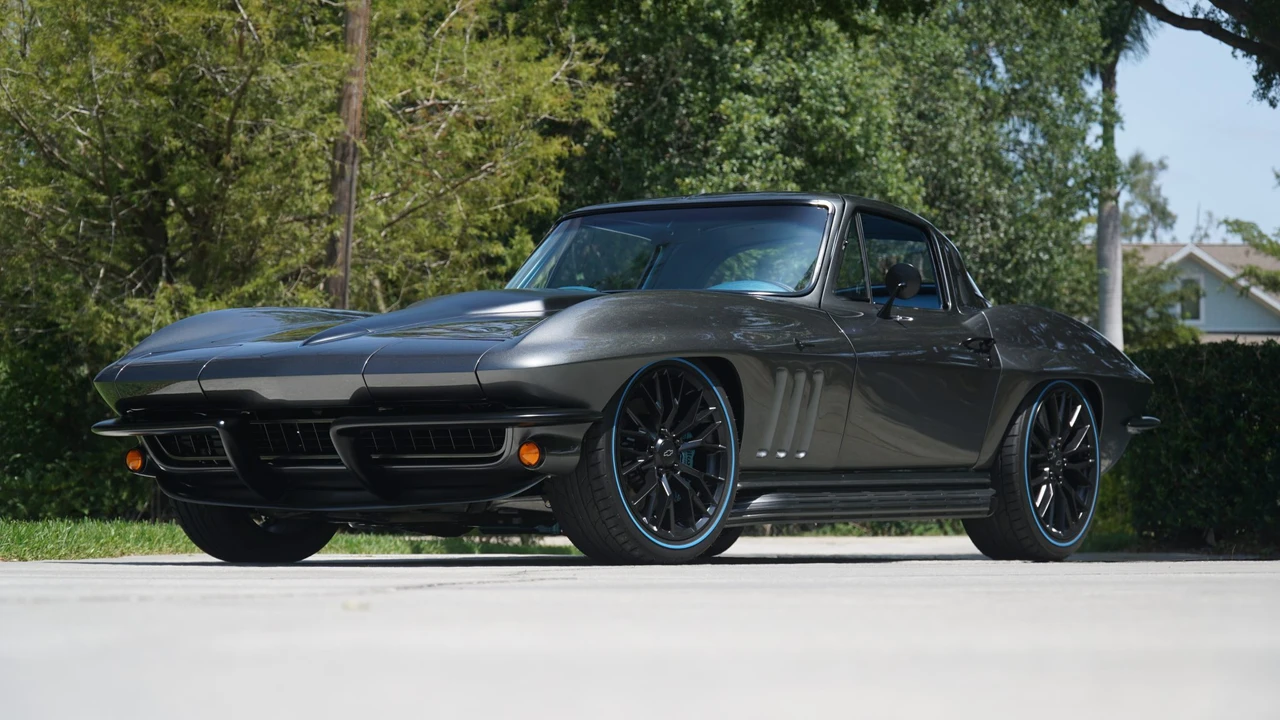 1965 Chevrolet Corvette C2 - Image 4 of 31
