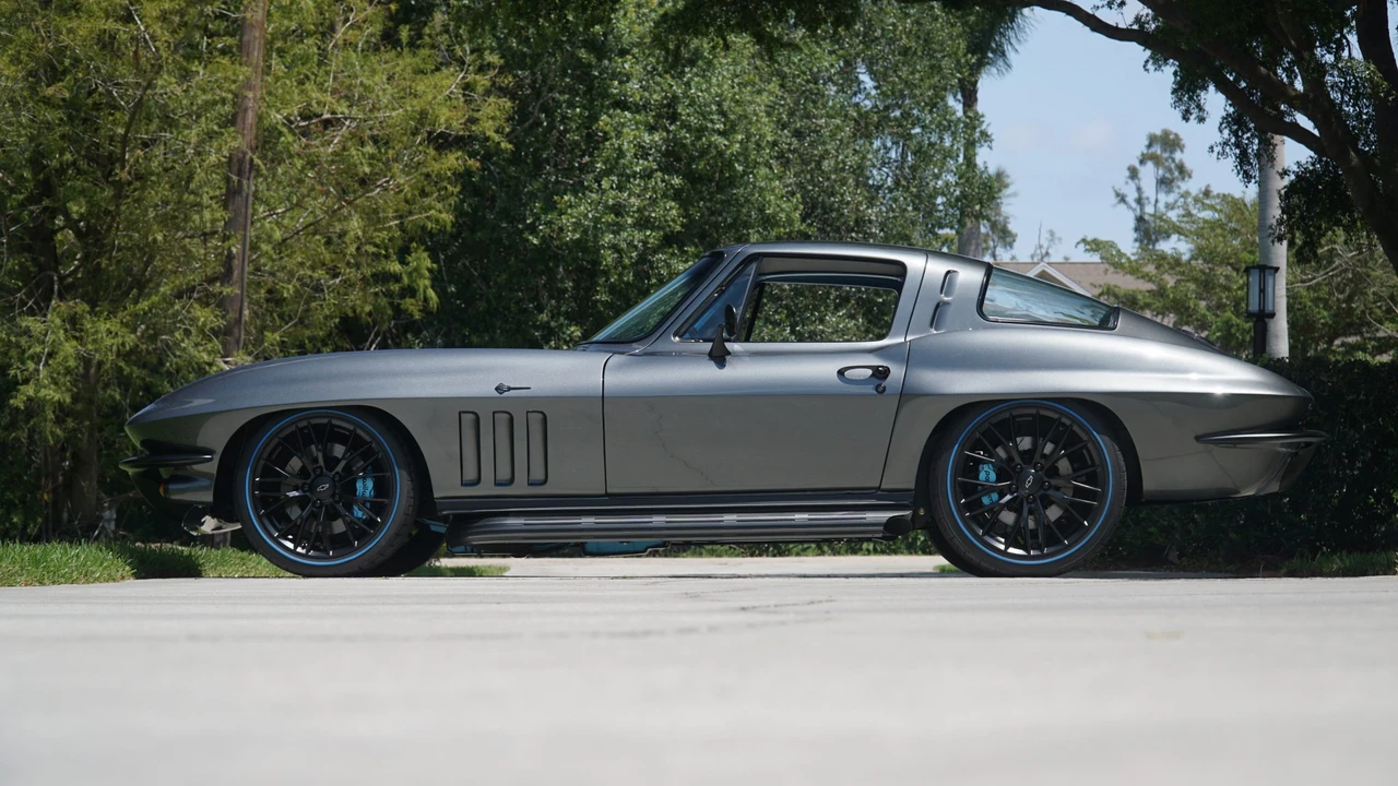 1965 Chevrolet Corvette C2 - Image 8 of 31