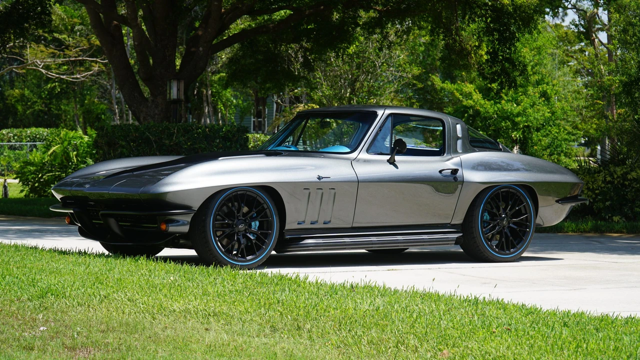 1965 Chevrolet Corvette C2 - Image 7 of 31