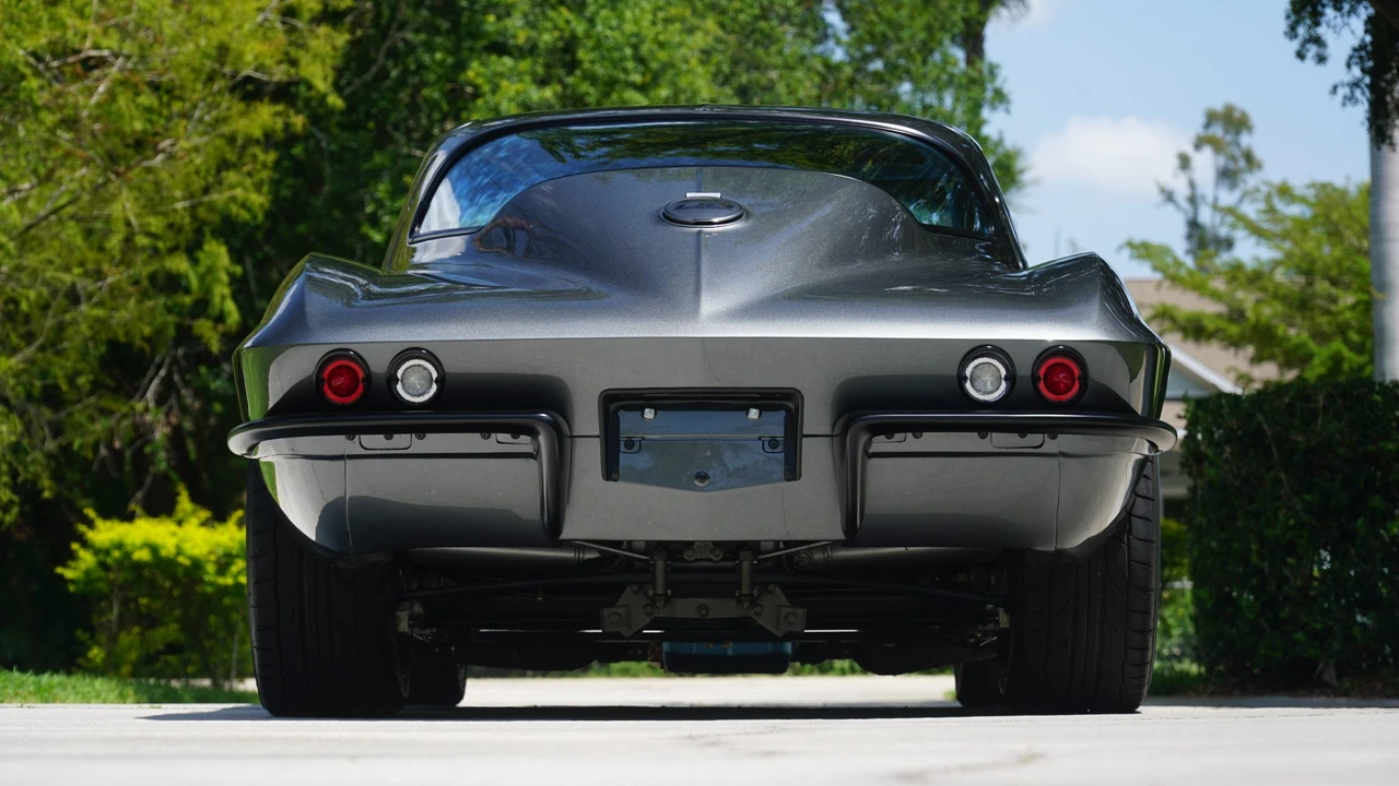 1965 Chevrolet Corvette C2 - Image 14 of 31
