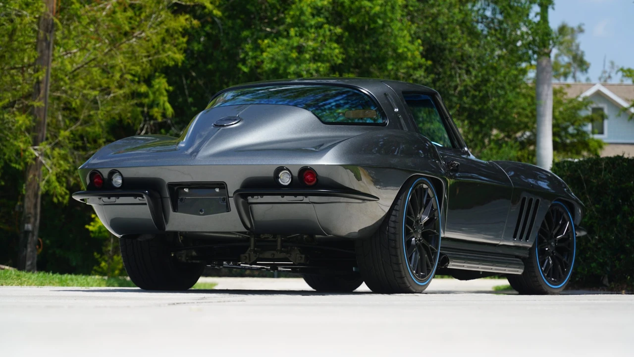 1965 Chevrolet Corvette C2 - Image 16 of 31