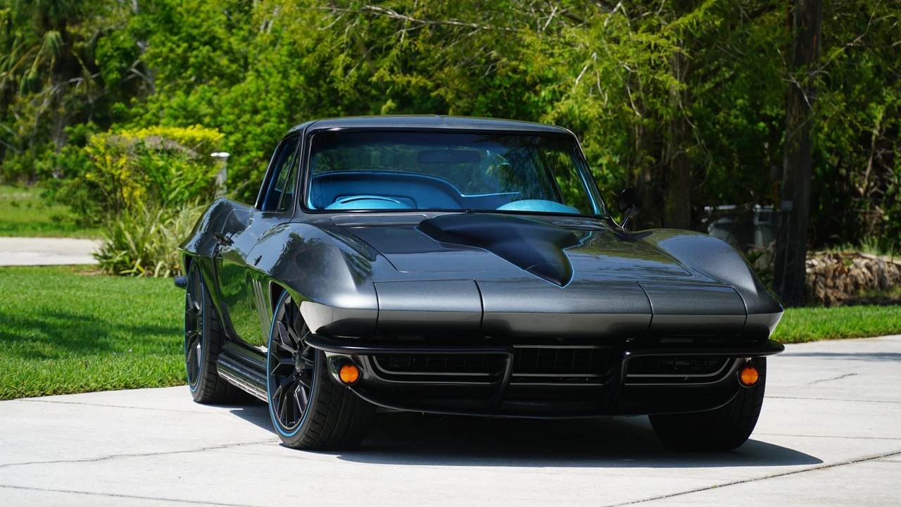 1965 Chevrolet Corvette C2 - Image 25 of 31