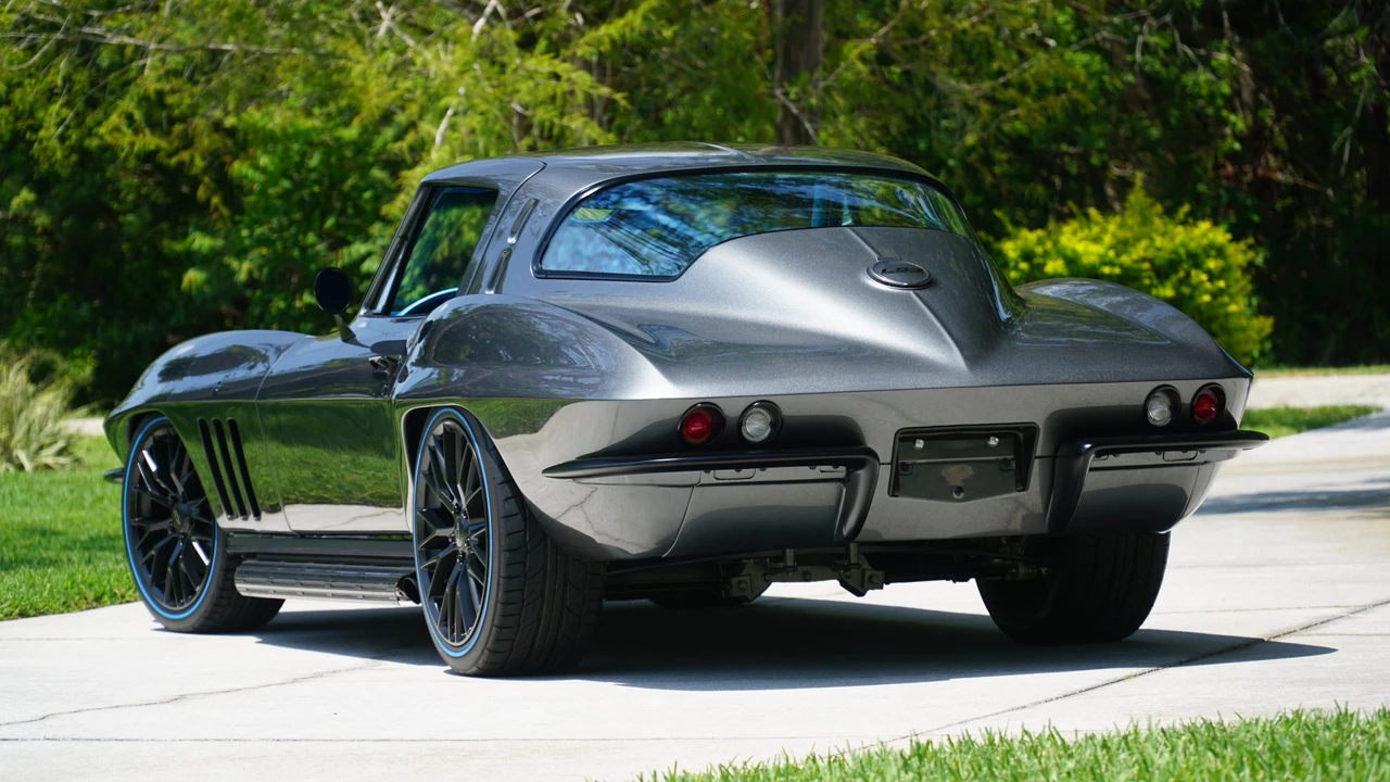 1965 Chevrolet Corvette C2 - Image 12 of 31