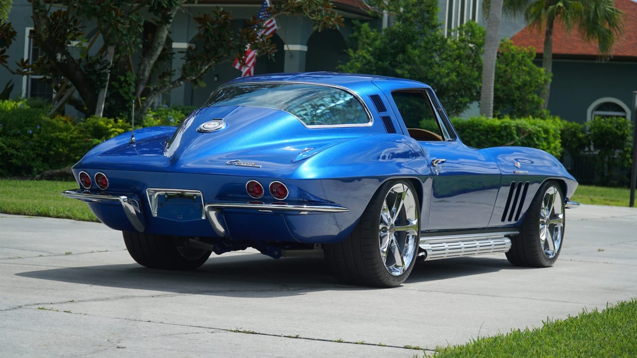 1965 Chevrolet Corvette C2 - Image 24 of 31
