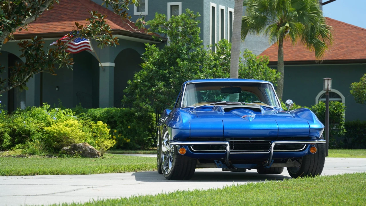 1965 Chevrolet Corvette C2 - Image 11 of 31