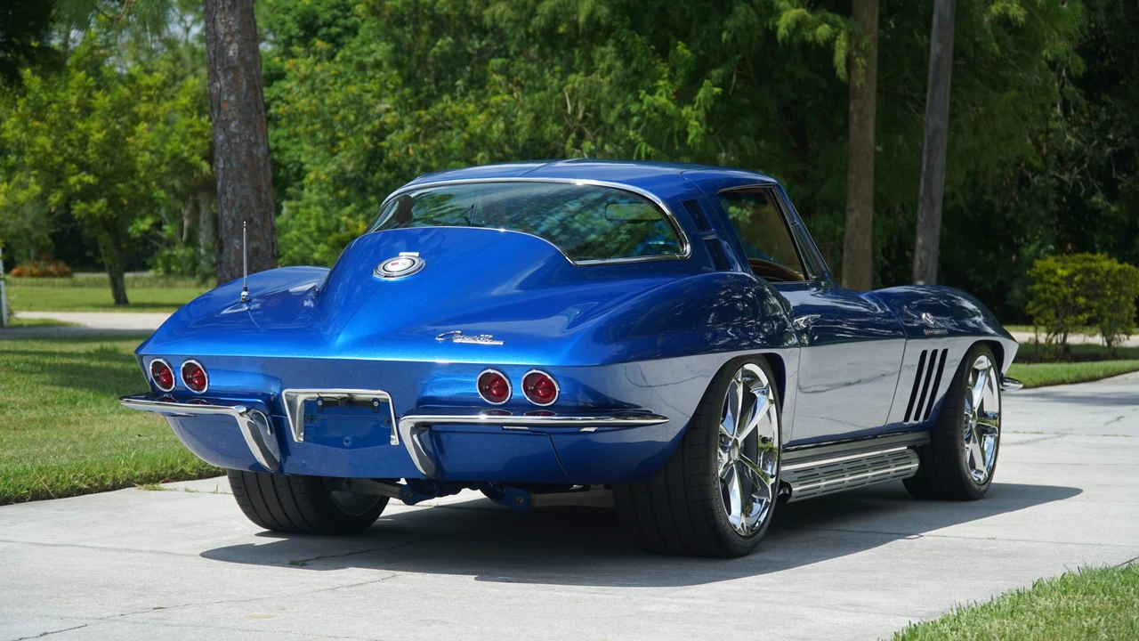 1965 Chevrolet Corvette C2 - Image 25 of 31