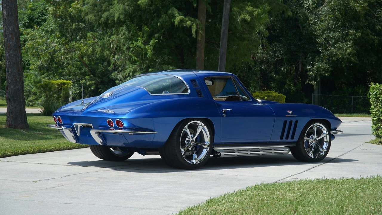 1965 Chevrolet Corvette C2 - Image 21 of 31