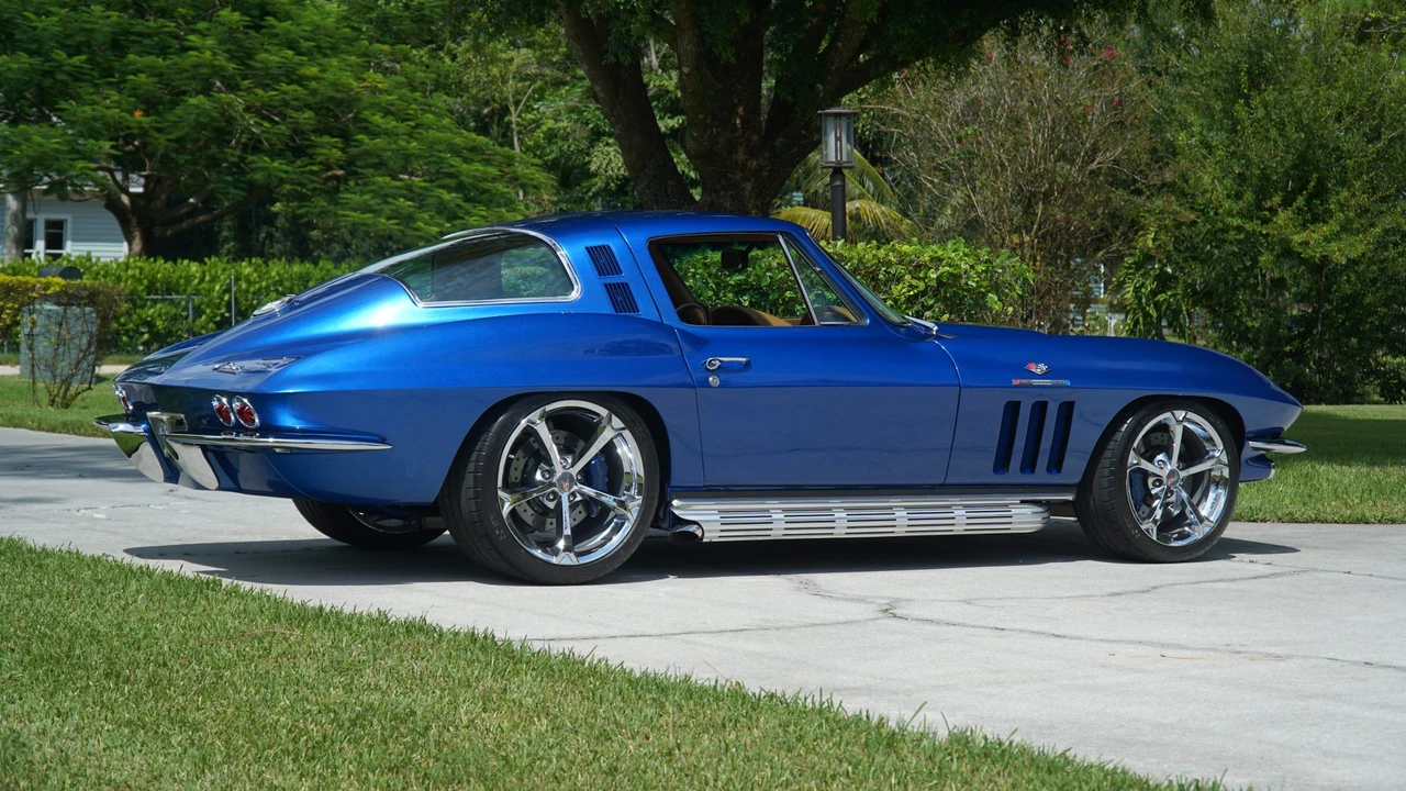 1965 Chevrolet Corvette C2 - Image 20 of 31