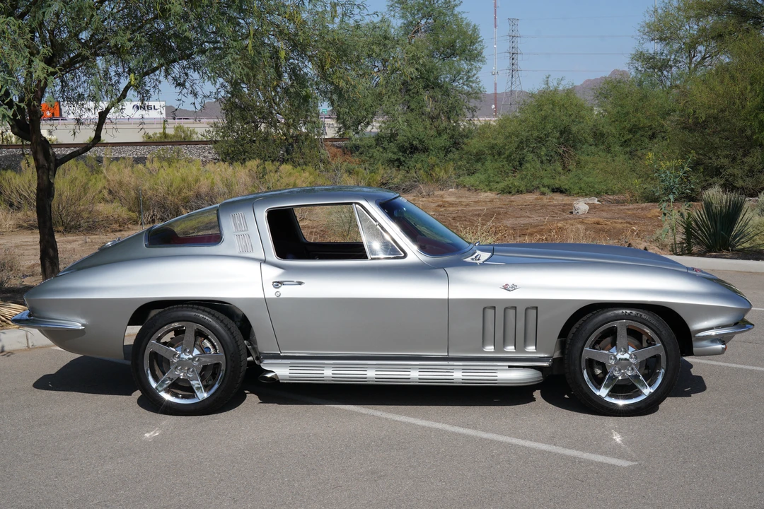 1965 Chevrolet Corvette C2 - Image 4 of 31