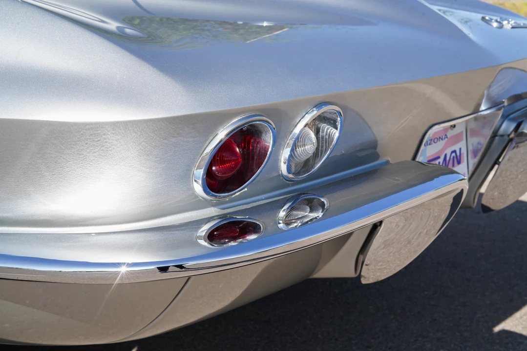 1965 Chevrolet Corvette C2 - Image 23 of 31
