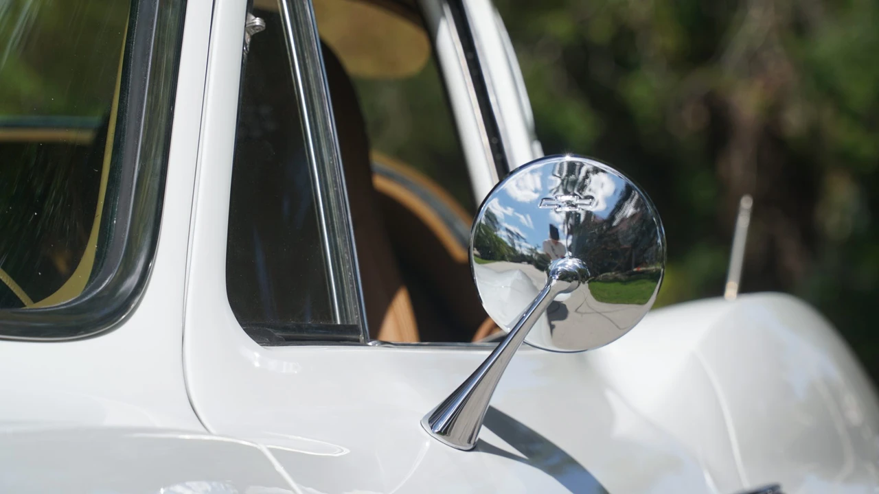 1965 Chevrolet Corvette C2 - Image 26 of 31