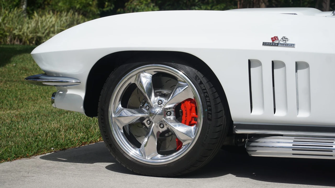 1965 Chevrolet Corvette C2 - Image 27 of 31