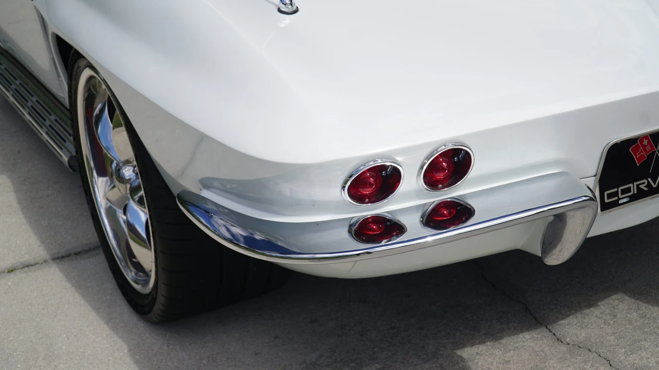1965 Chevrolet Corvette C2 - Image 22 of 31
