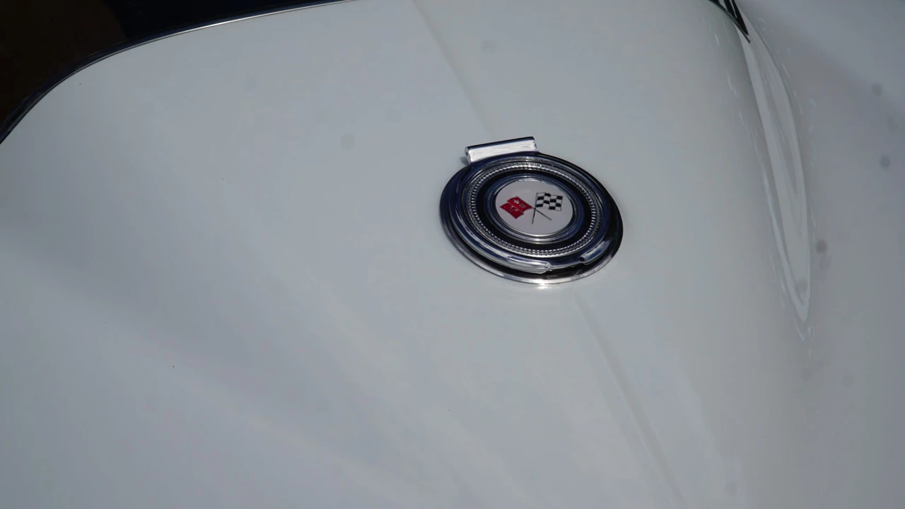 1965 Chevrolet Corvette C2 - Image 25 of 31