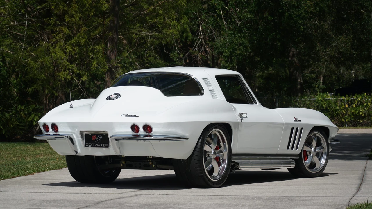 1965 Chevrolet Corvette C2 - Image 14 of 31