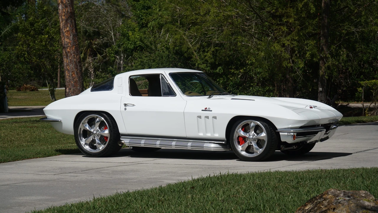 1965 Chevrolet Corvette C2 - Image 16 of 31