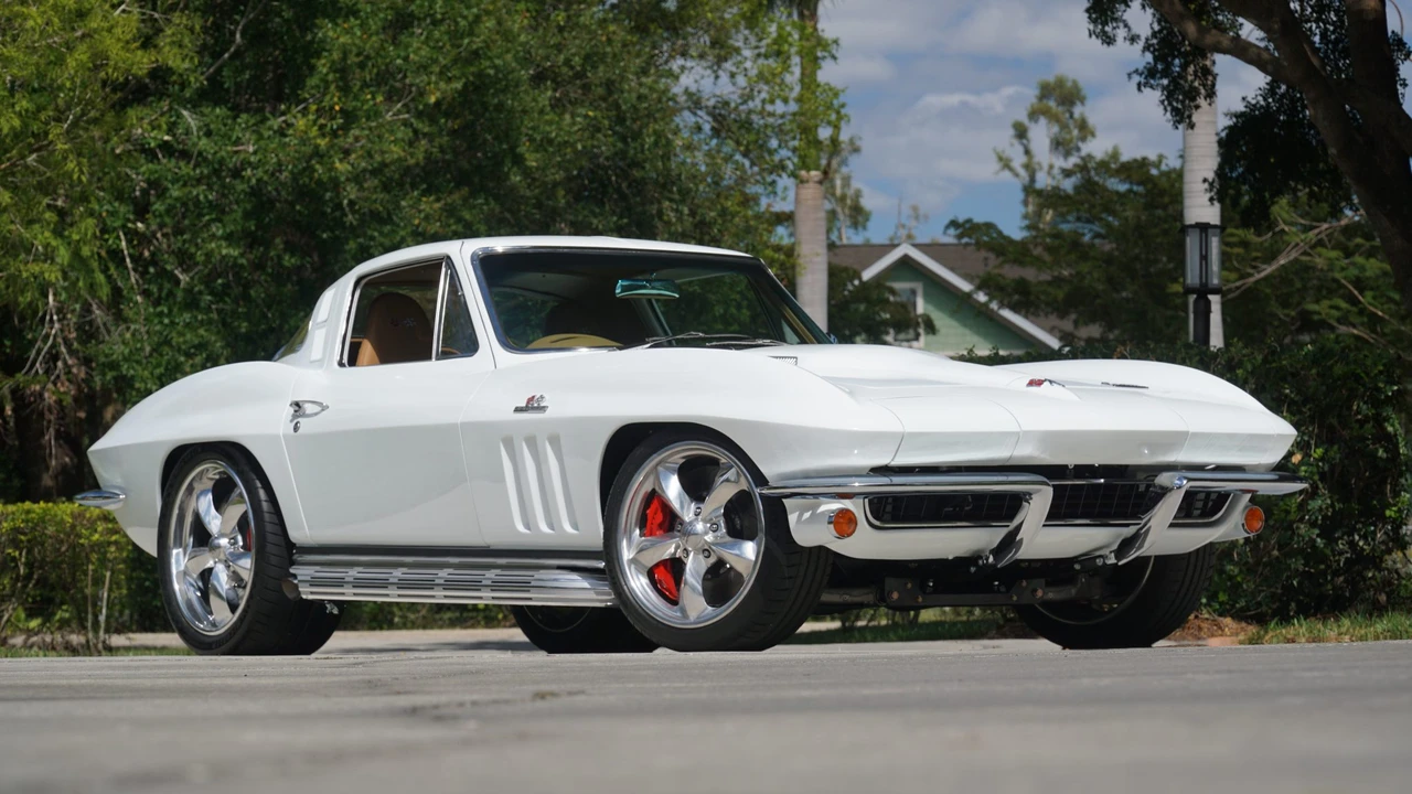 1965 Chevrolet Corvette C2 - Image 17 of 31