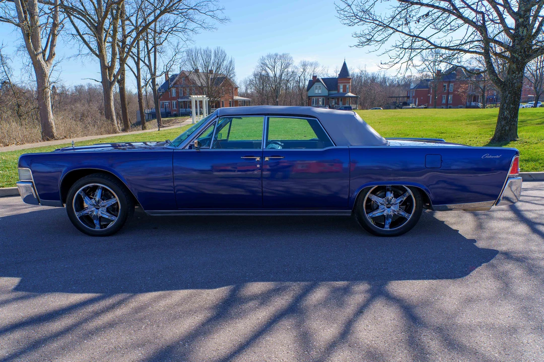 1965 Lincoln Continental 4th Gen - Image 9 of 31