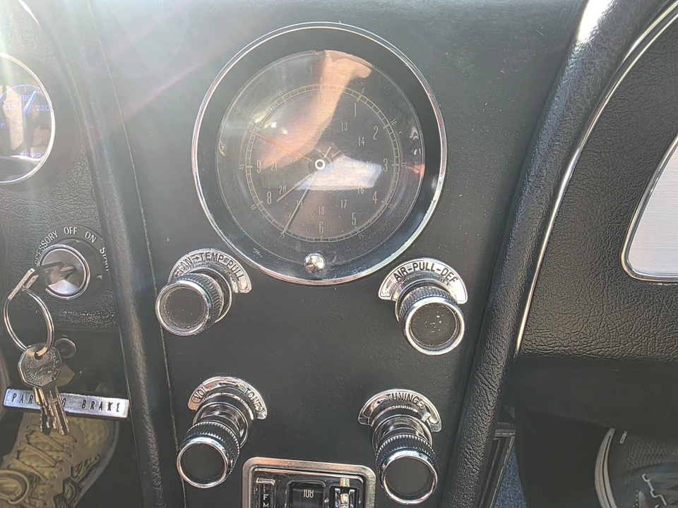 1966 Chevrolet Corvette C2 - Image 28 of 31