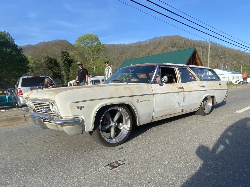 1966 Chevrolet Impala 4th Gen - Image 7 of 31