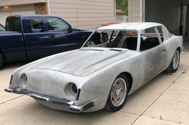 1973 Studebaker Avanti - Image 11 of 12