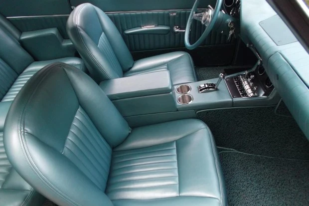 1973 Studebaker Avanti - Image 6 of 12