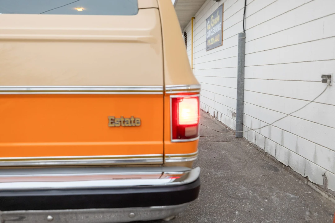 1977 GMC Suburban 6th Gen - Image 19 of 31