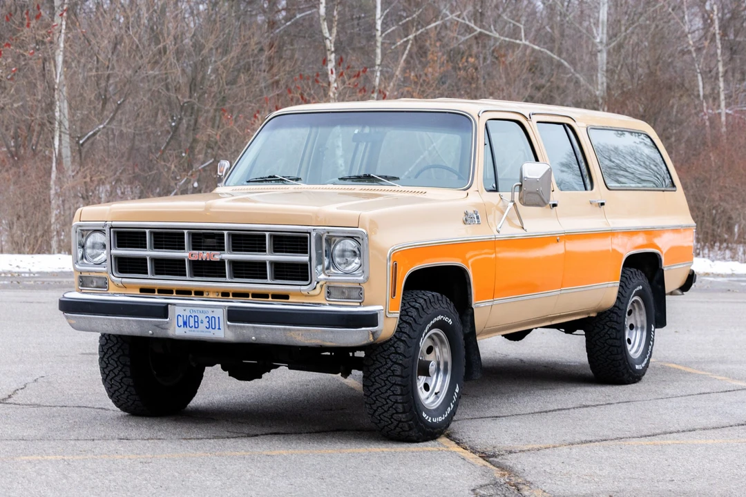 1977 GMC Suburban 6th Gen - Image 2 of 31