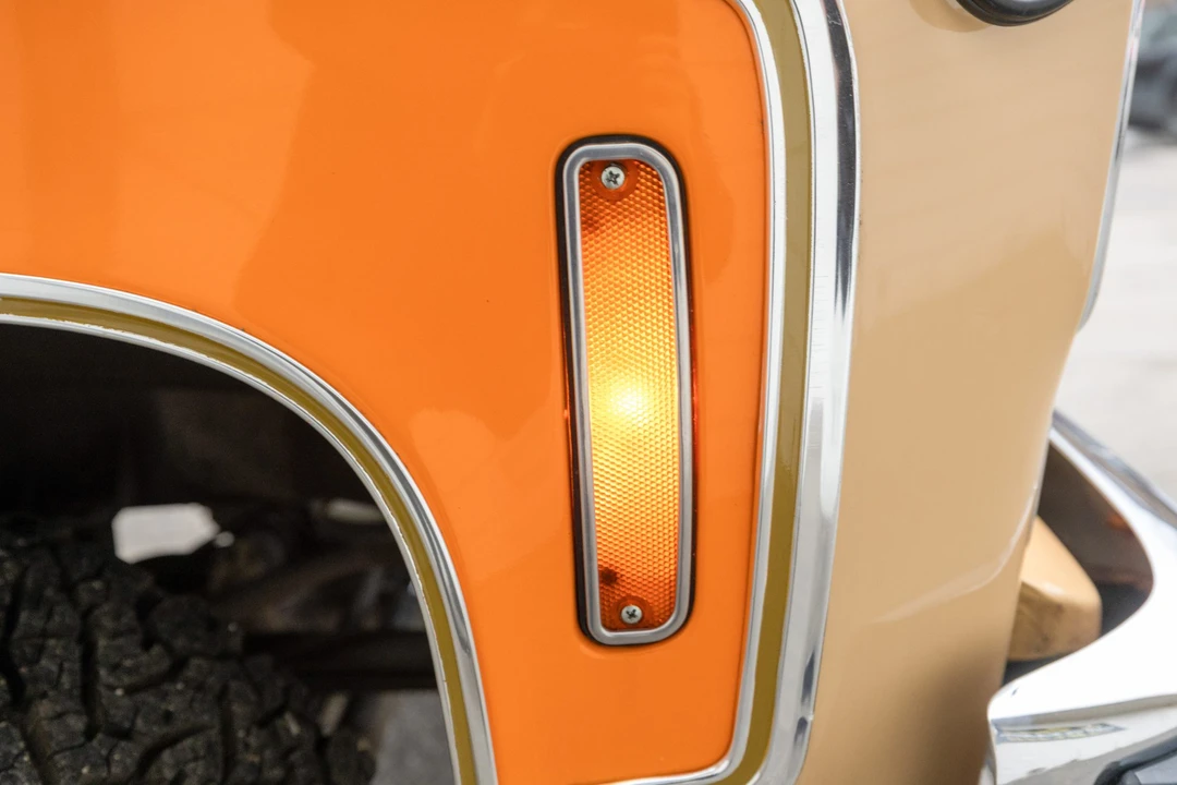 1977 GMC Suburban 6th Gen - Image 16 of 31
