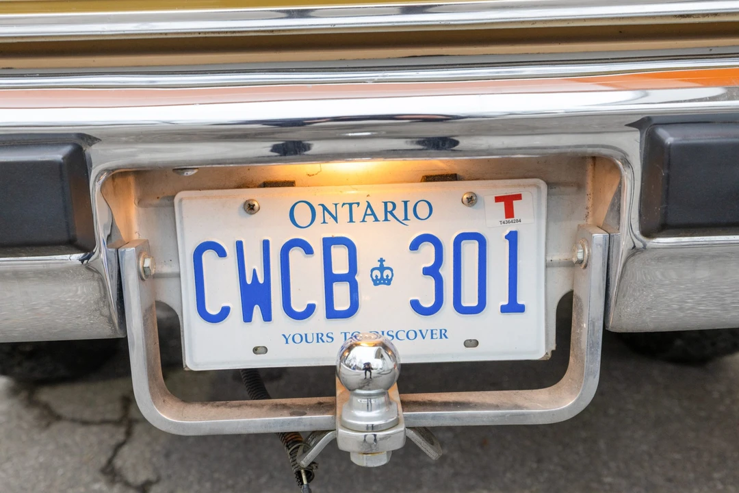 1977 GMC Suburban 6th Gen - Image 22 of 31
