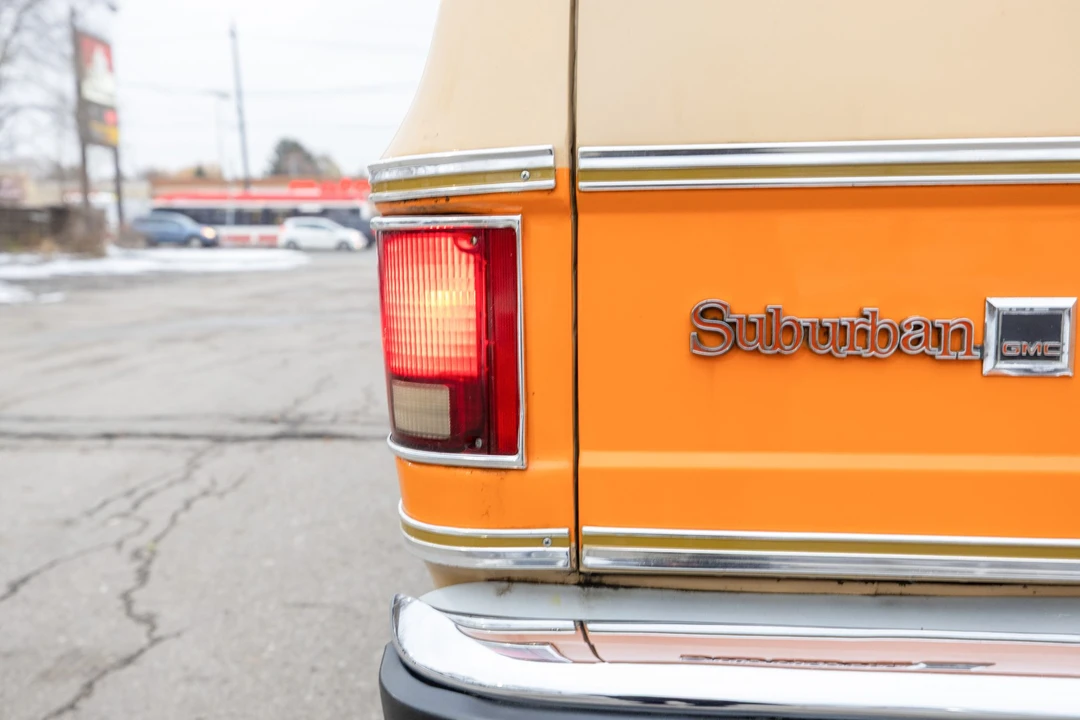 1977 GMC Suburban 6th Gen - Image 24 of 31