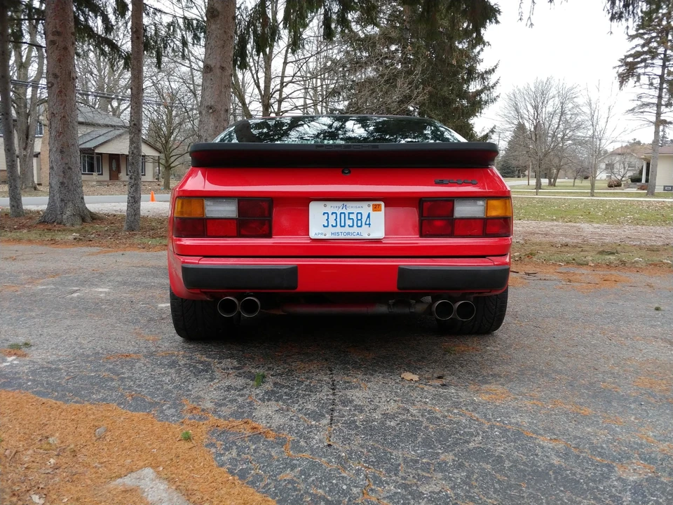 1984 Porsche 944 - Image 10 of 31