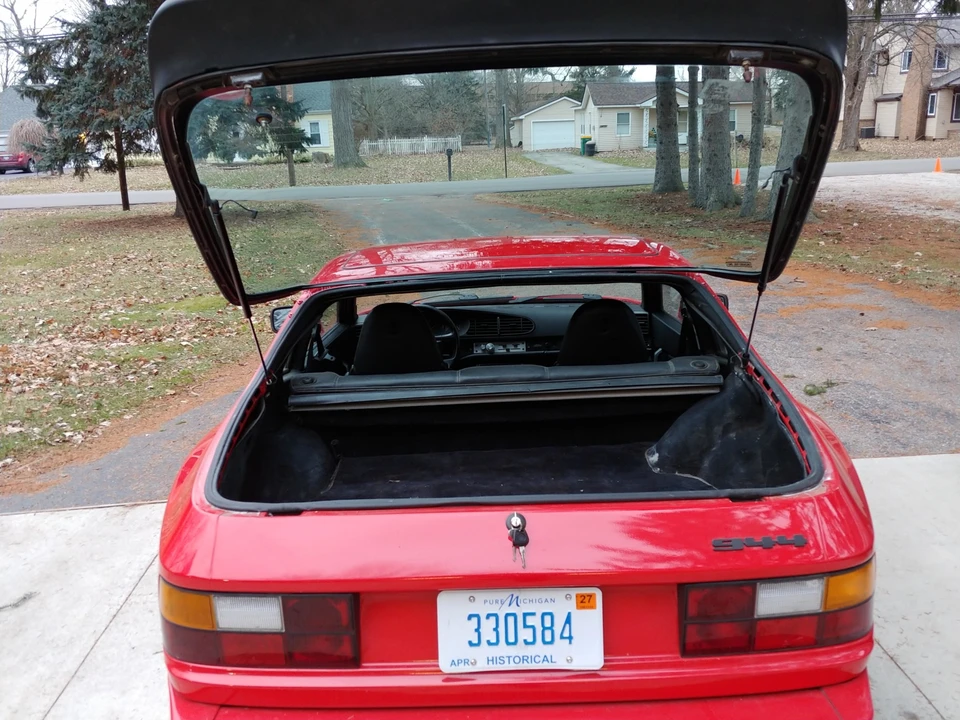 1984 Porsche 944 - Image 28 of 31