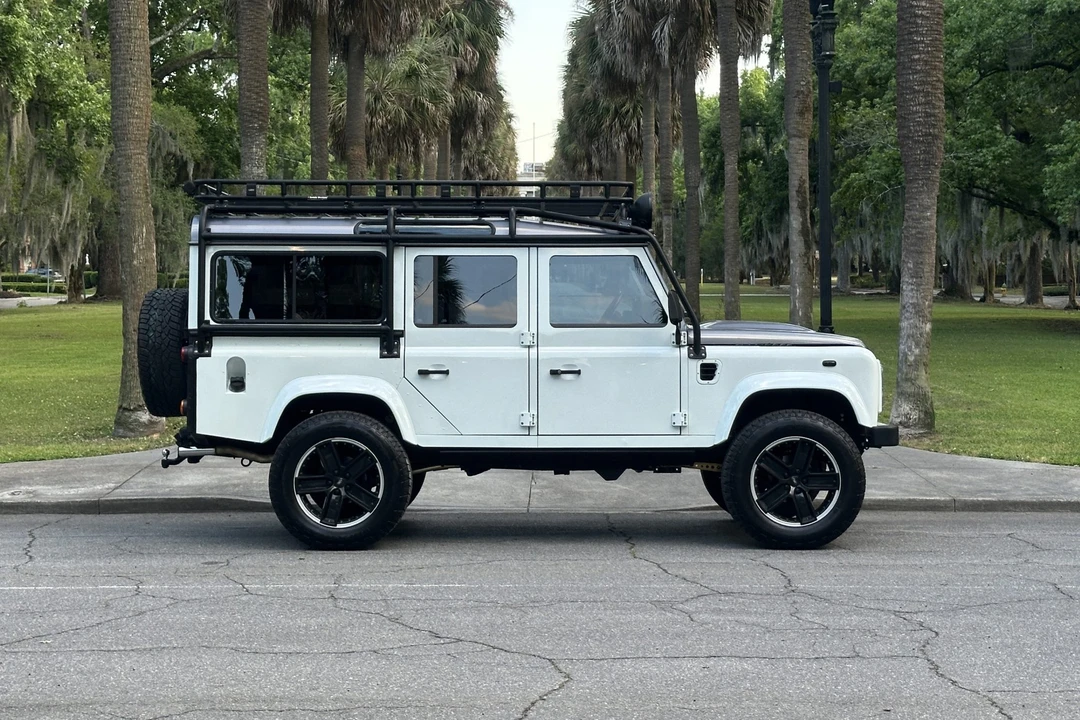 1985 Land Rover Defender 110 - Image 5 of 31