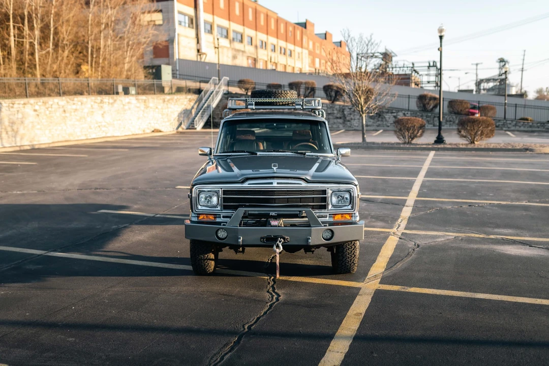 1988 Jeep SJ Grand Wagoneer - Image 2 of 31