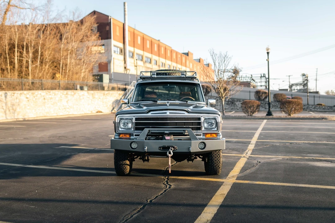 1988 Jeep SJ Grand Wagoneer - Image 24 of 31