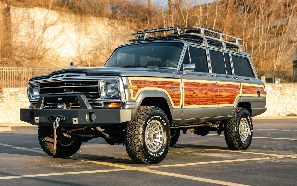 1988 Jeep SJ Grand Wagoneer - Image 3 of 31