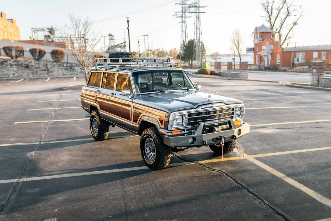 1988 Jeep SJ Grand Wagoneer - Image 21 of 31