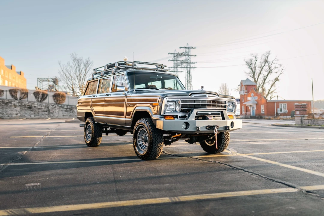 1988 Jeep SJ Grand Wagoneer - Image 23 of 31