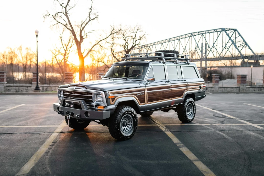 1988 Jeep SJ Grand Wagoneer - Image 28 of 31