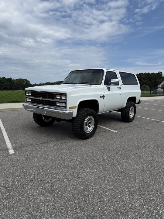 1989 Chevrolet K5 Blazer 2nd Gen - Image 4 of 31