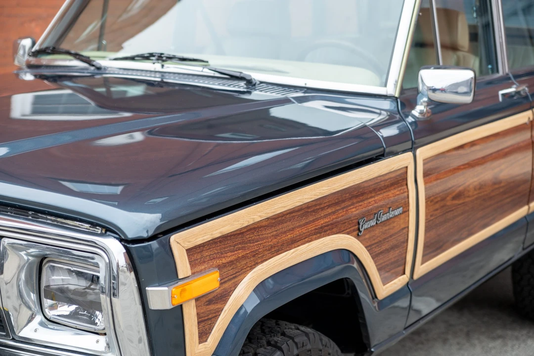 1989 Jeep SJ Grand Wagoneer - Image 19 of 31